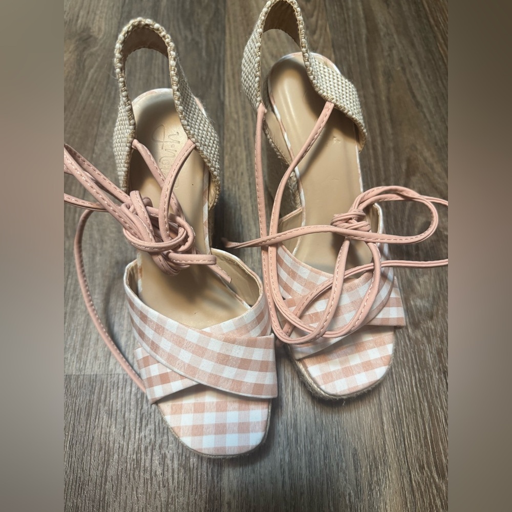 Chic Checkered Espadrille Sandals